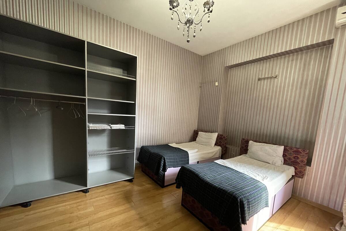 Comfort kamer, 1 twee- of 2 eenpersoonsbedden | Hypoallergeen beddengoed, individueel gedecoreerd