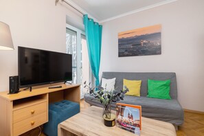 Appartement, 1 chambre, cuisine | Bureau, espace de travail pour ordinateur portable, draps fournis