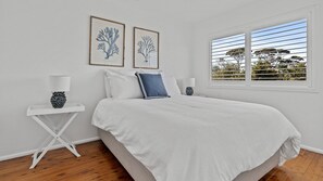 4 slaapkamers, reisbedje, wifi, beddengoed
