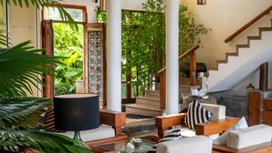Interior entrance - Sānti Beach House  (Weligama)