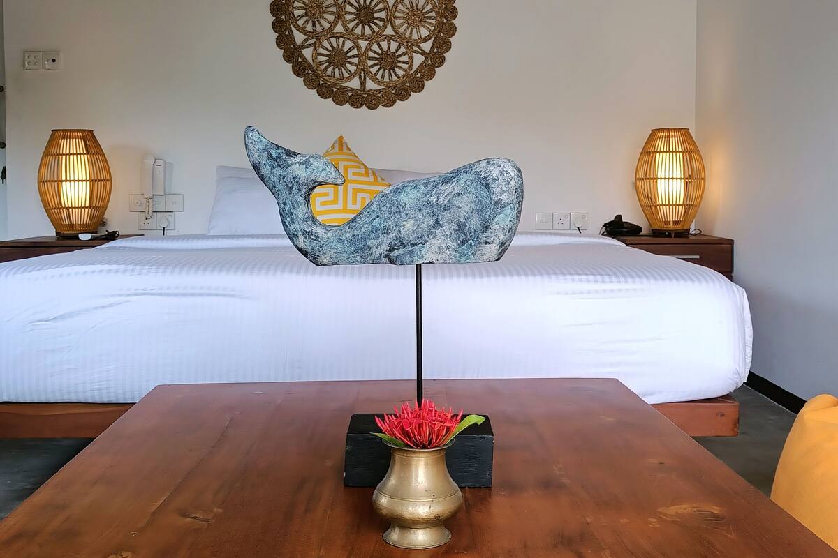 Executive Studio | Desk, laptop workspace, iron/ironing board (on request), WiFi (free)