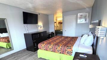 Camera, 1 letto king, non fumatori | Una scrivania, Wi-Fi gratuito, lenzuola