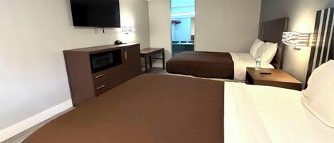 客房, 2 張加大雙人床 | 書桌、免費 Wi-Fi、床單