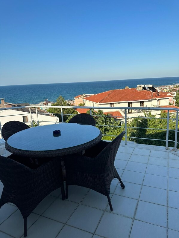 ลานระเบียง/นอกชาน