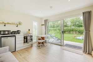 Cabane | Cuisine privée | Réfrigérateur, micro-ondes, four, plaque de cuisson