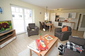 TV, DVD-spiller og stereoanlegg