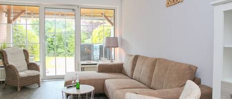 Télévision, lecteur de DVD, chaîne hi-fi