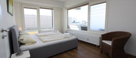 3 bedrooms, travel cot, free WiFi