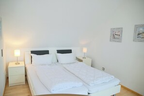 2 室のベッドルーム、旅行用ベビーベッド、WiFi (無料)