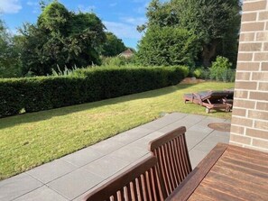 تناول الطعام بالخارج