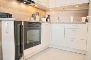 Fridge, microwave, oven, stovetop - Hanseat I App. 70 Inkl. Wlan (Grömitz)