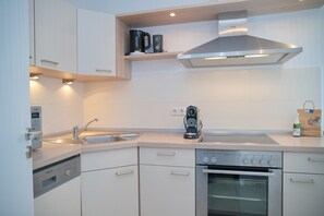 Fridge, microwave, oven, stovetop - An der Paaschburg, Reihenhaus Inkl. Wlan neu Renoviert im Frühjahr 2023 (Grömitz)