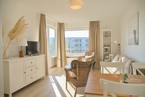 Fernseher, Stereoanlage