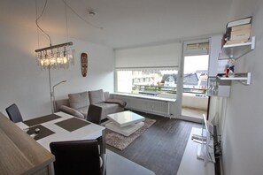 TV, DVD-spiller og stereoanlegg