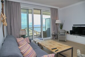 Fernseher, DVD-Player, Stereoanlage