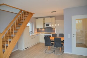 Fridge, microwave, oven, stovetop - Haus Carolin App. 3 Inkl. Wlan (Grömitz)