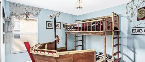 7 bedrooms, iron/ironing board, WiFi, bed sheets