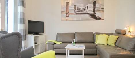 TV, DVD-spiller og stereoanlegg