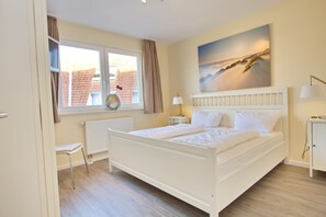 3 室のベッドルーム、デスク、WiFi (無料)