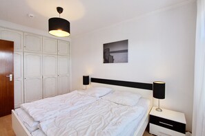 2 bedrooms, travel crib, free WiFi - Haus Sonnenblick Whg. 2 Inkl. Wlan (Grömitz)