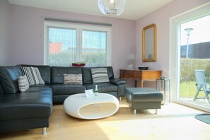 Fernseher, DVD-Player, Stereoanlage