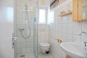 Shower, hair dryer - Haus Strandnah Inkl. Wlan (Grömitz)