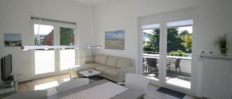 TV, lettore DVD, impianto stereo