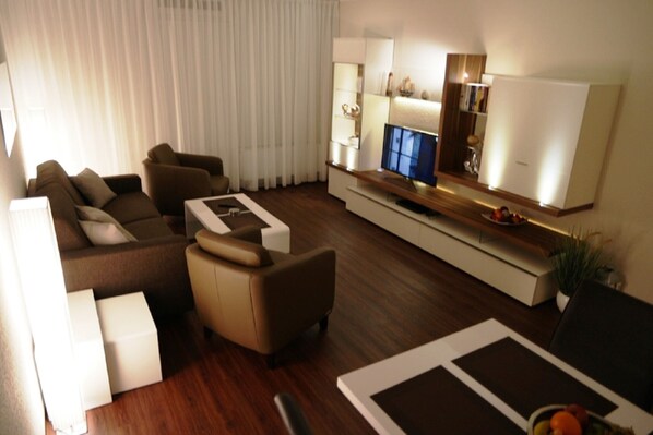 Tv, dvd-spelare och en stereo