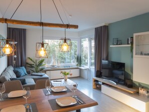 TV, DVD-spiller og stereoanlegg