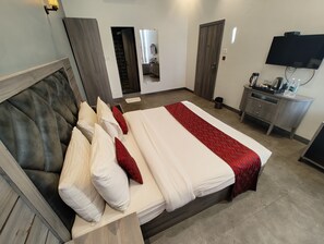 Studio Room - VITS Panchgani (Jaoli)