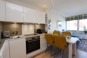 Fridge, microwave, oven, stovetop - Villa am Meer App. 22 Inkl. Wlan (Grömitz)