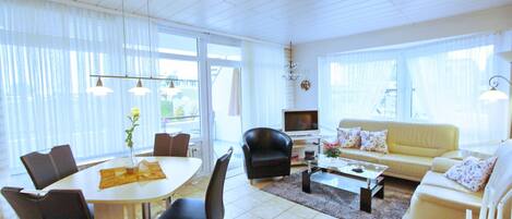 Fernseher, Stereoanlage