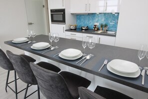 Fridge, microwave, oven, stovetop - Villa am Meer App. 53 Inkl. Wlan (Grömitz)