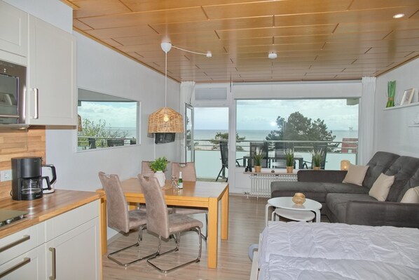 TV, stereo - Fürstenhof App. 430 mit Meerblick und Wlan (Grömitz)