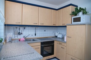 Fridge, microwave, oven, stovetop - Goldene Ruh App. 103 Inkl. Wlan (Grömitz)