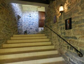 Interior - Gîte Cévennes: Piscine, Lamas, Rivière (Cros)