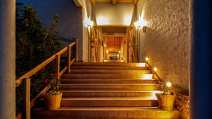 Property entrance - Kiho Gorilla Safari Lodge (Bwindi)