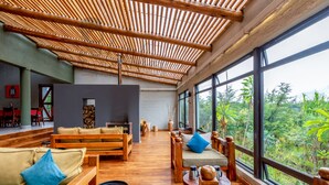 Executive lounge - Kiho Gorilla Safari Lodge (Bwindi)