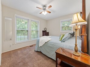 3 bedrooms, WiFi, bed sheets