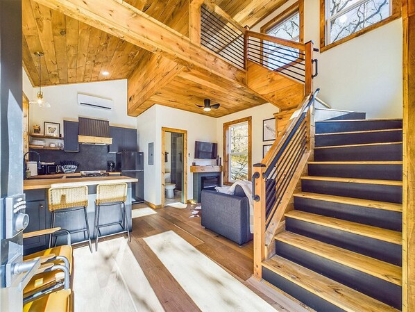 TV, fireplace, offices