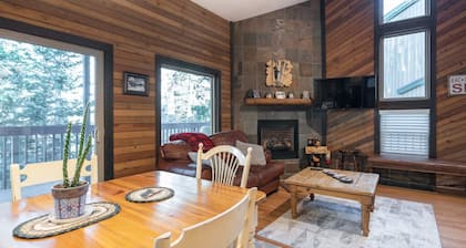 Snowshoe 2B- Navajo Ski In/Out Family Getaway