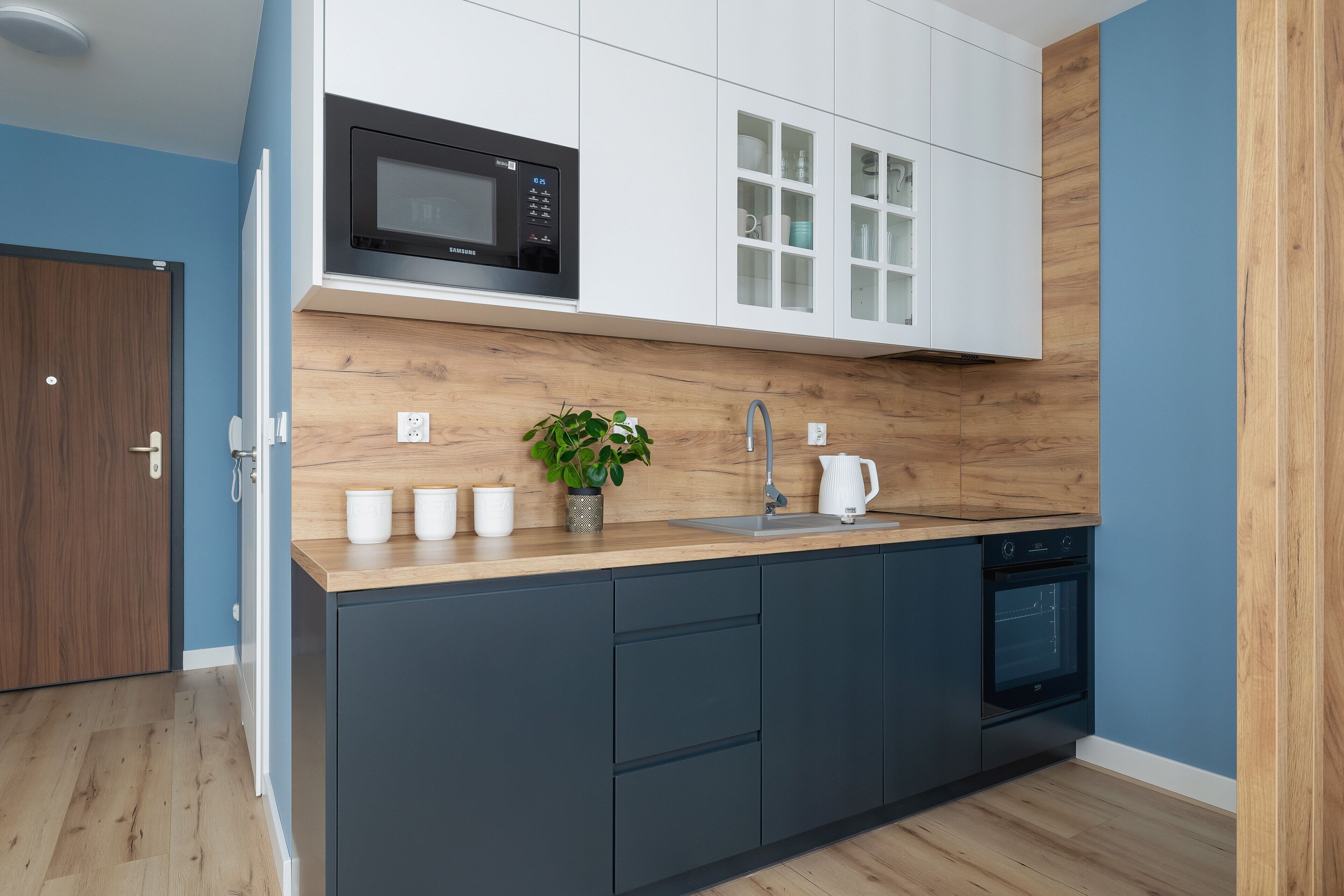 Studio, Balcony | Private kitchen | Microwave, dishwasher, cookware/dishes/utensils