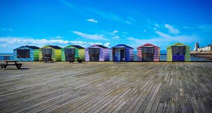 Church Retreat - Magnificent Seaside Apartment. Award Winning!