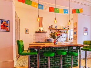 Réfrigérateur, micro-ondes, four, lave-vaisselle