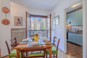 تناول الطعام