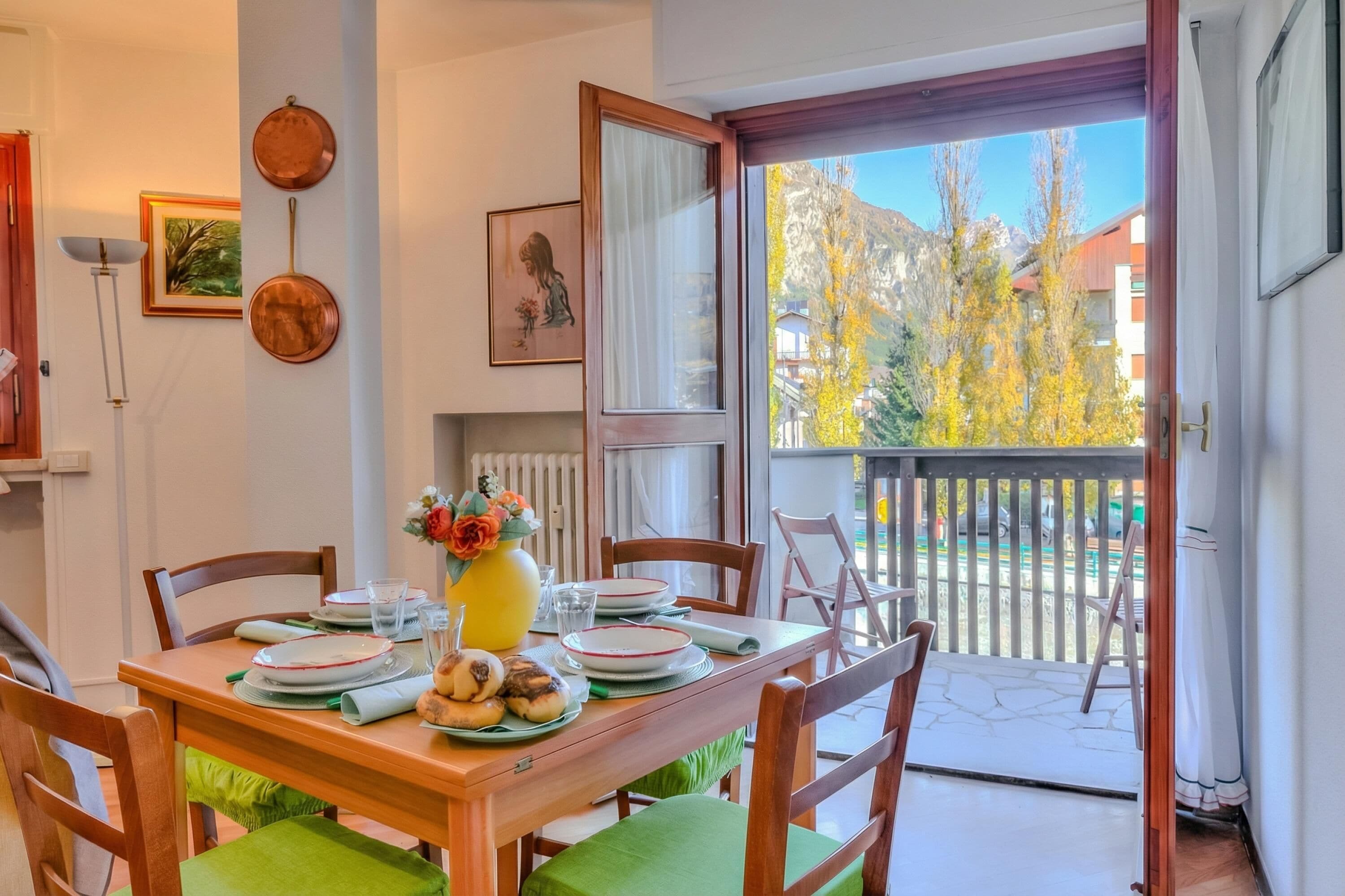 Family Apartment, Multiple Bedrooms (Snow White) | Dining
