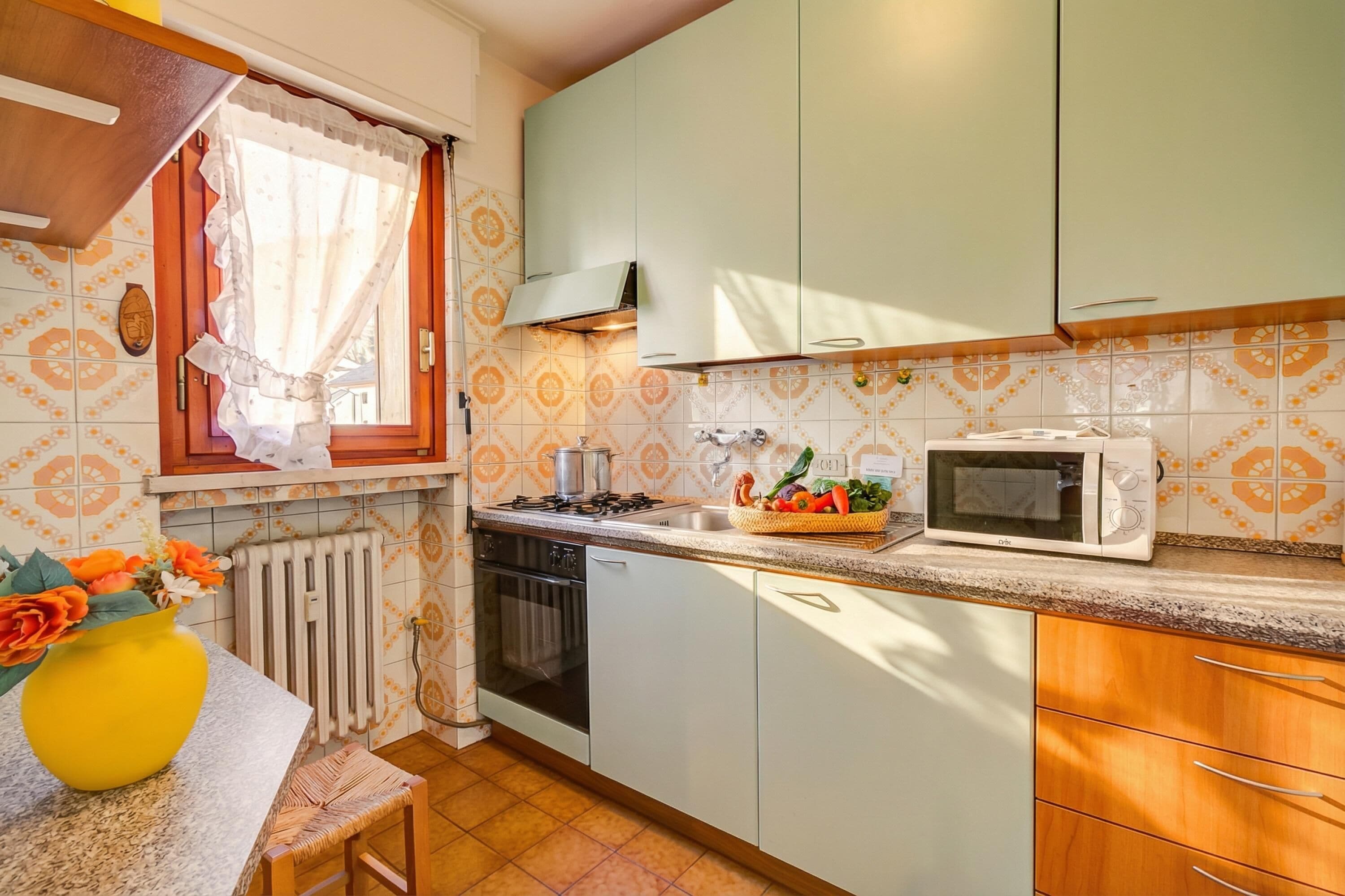 Family Apartment, Multiple Bedrooms (Snow White) | Private kitchen | Fridge, microwave, oven, stovetop