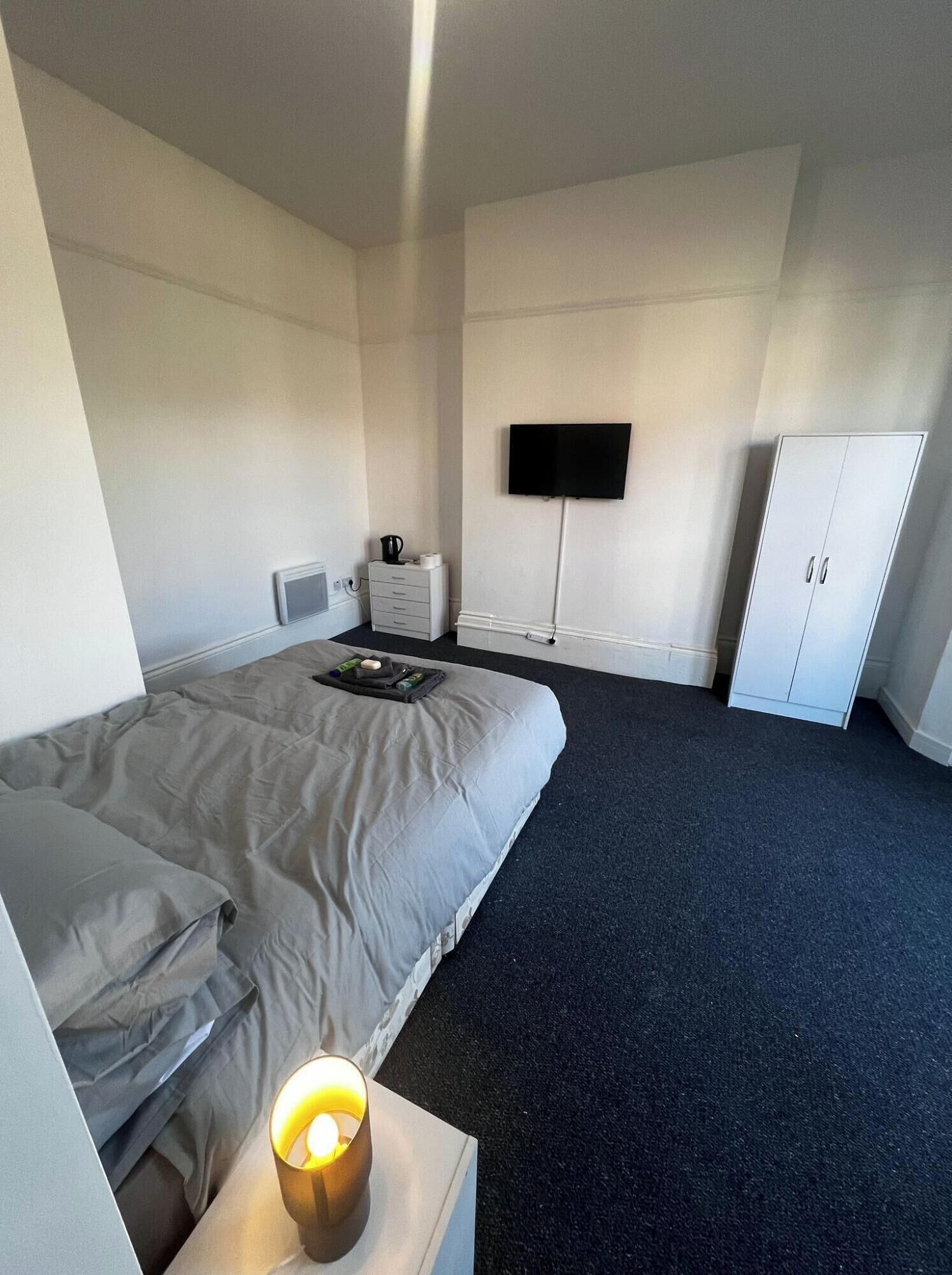 Wifi gratis y ropa de cama