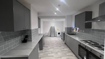 Kamar Standar, 2 Tempat Tidur Twin (Shared) | Dapur pribadi | Ketel listrik
