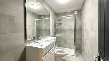 Free toiletries, towels, soap, shampoo